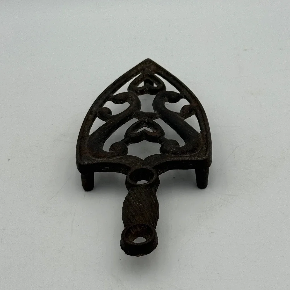 Vintage Cast Iron Heart Trivet Sad Iron Stand Rustic Farmhouse Decor Black